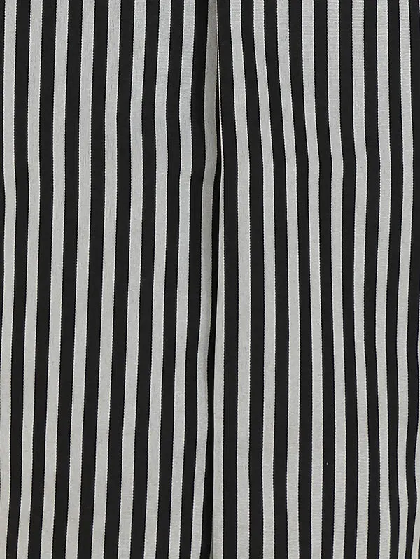 かんたん七五三(5歳男袴)Z538 兜に矢羽根 丸紋 桜 松竹梅