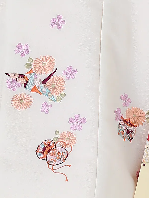 七五三レンタル(3歳女被布)A328 R・KIKUCHI白×ｸﾘｰﾑ色ぼたん折鶴