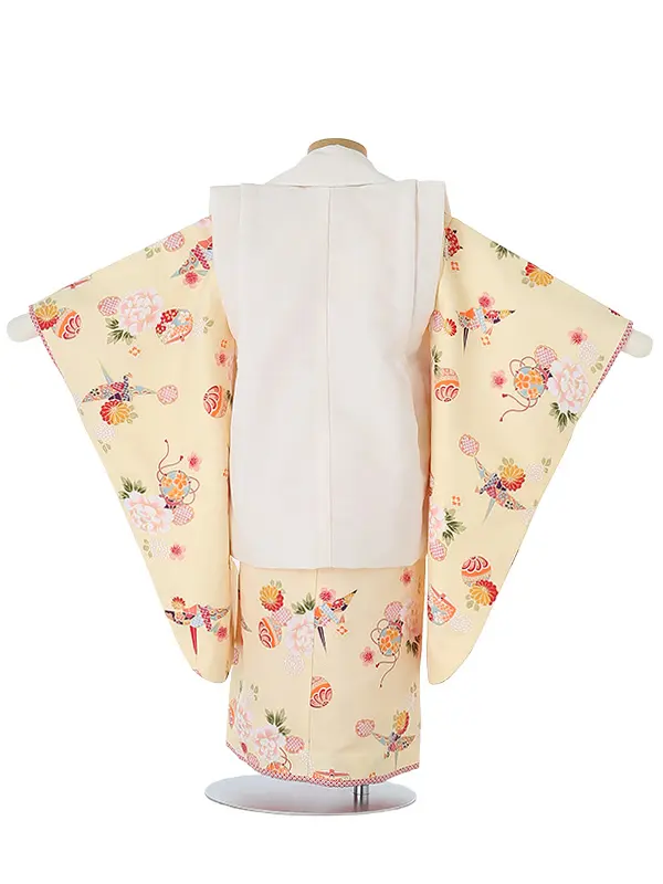 七五三レンタル(3歳女被布)A328 R・KIKUCHI白×ｸﾘｰﾑ色ぼたん折鶴