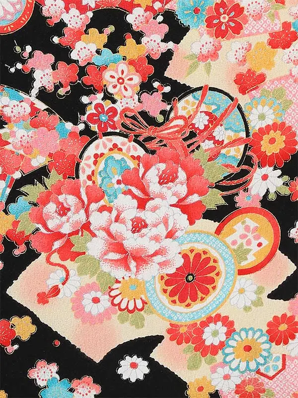 七五三(3歳女被布)K374 赤×黒 四季の花々 牡丹に鼓 菊 梅 桜 地紙