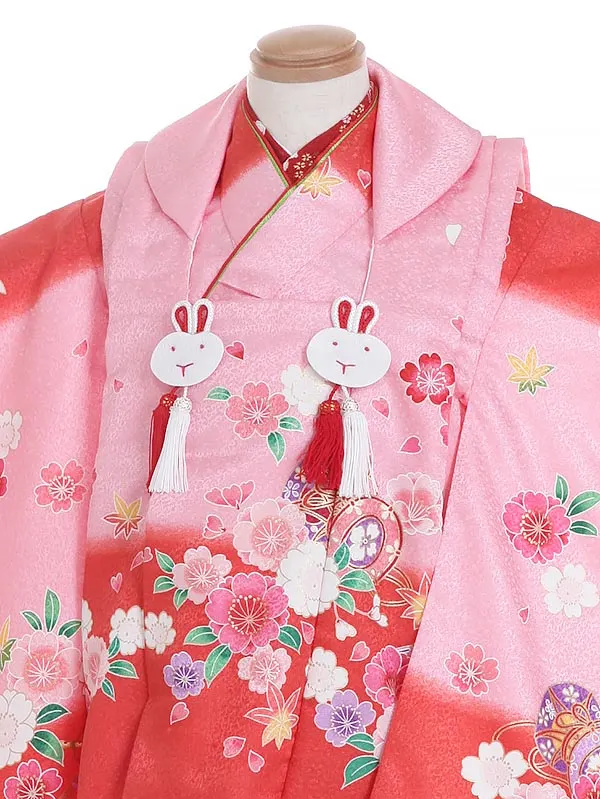 七五三レンタル(3歳女被布)Y349 陽気な天使 桜に鼓 赤ピンクぼかし