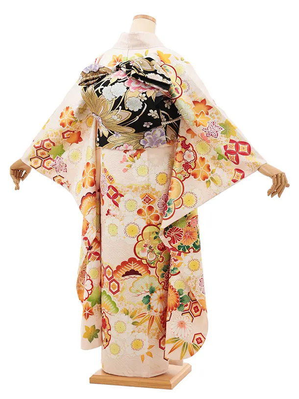 振袖レンタル1525 クリームピンク 雪輪に松竹梅