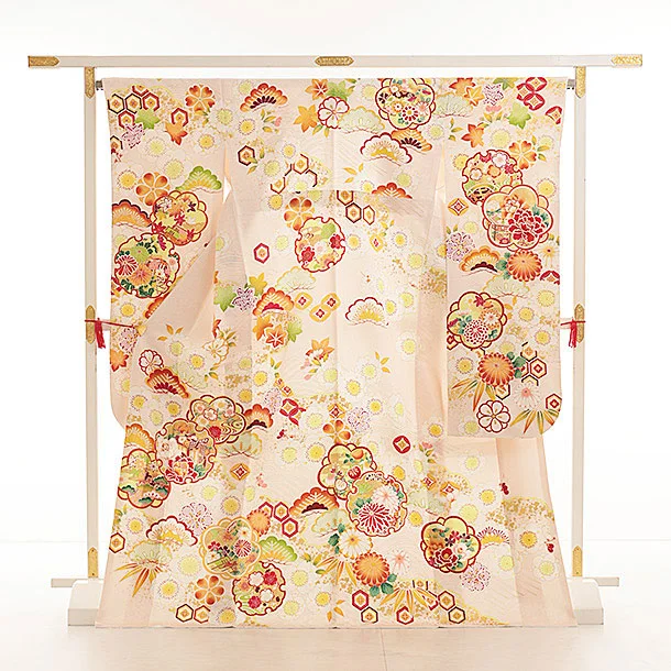 振袖レンタル1525 クリームピンク 雪輪に松竹梅