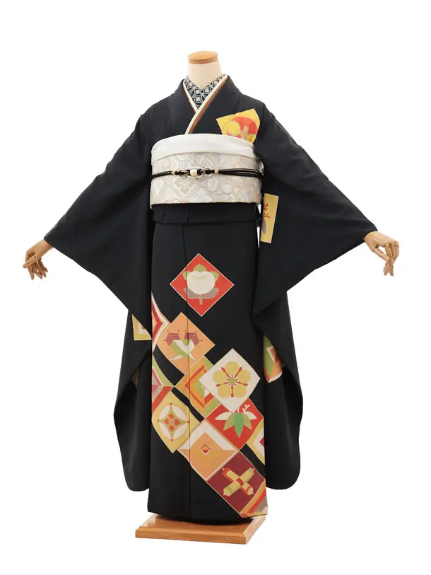 振袖レンタル1547　黒地ラメ×吉祥文様