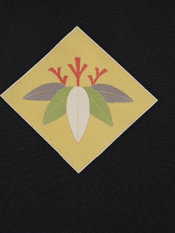 振袖レンタル1547　黒地ラメ×吉祥文様