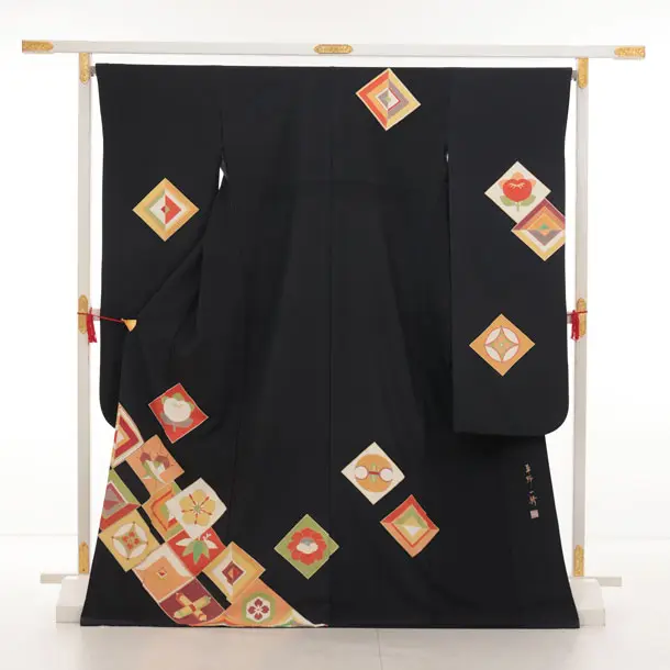 振袖レンタル1547　黒地ラメ×吉祥文様