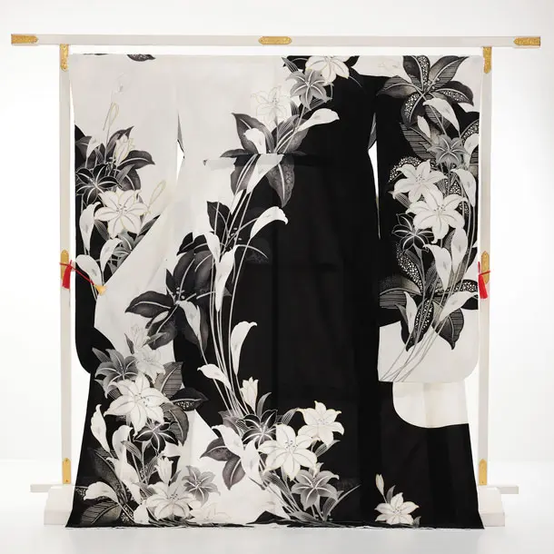 振袖レンタル1560tall　白地 百合 カラー(ﾄｰﾙｻｲｽﾞ)