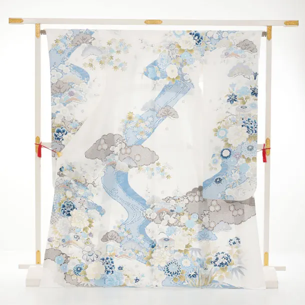 振袖レンタル1566　白地 まり牡丹四季花