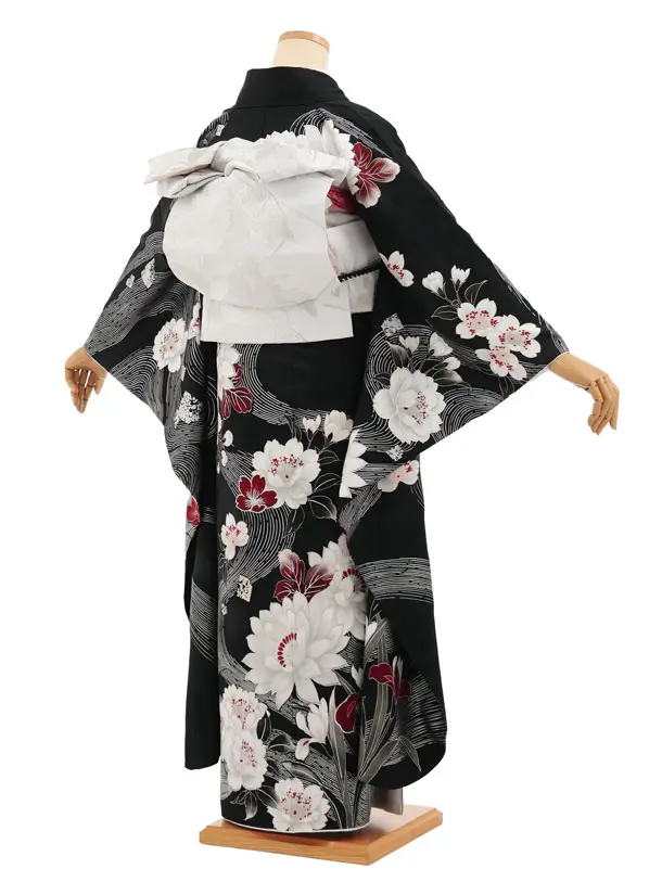 振袖レンタル1586　黒地 花 銀彩