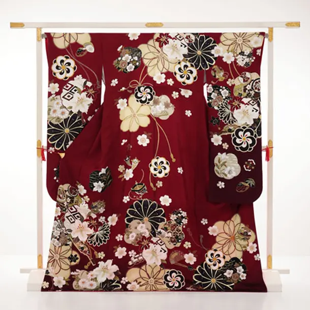 振袖レンタル1595　ボルドー 吉祥文様に花