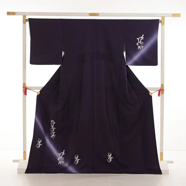 訪問着t1550 濃紫地 刺繍 唐草