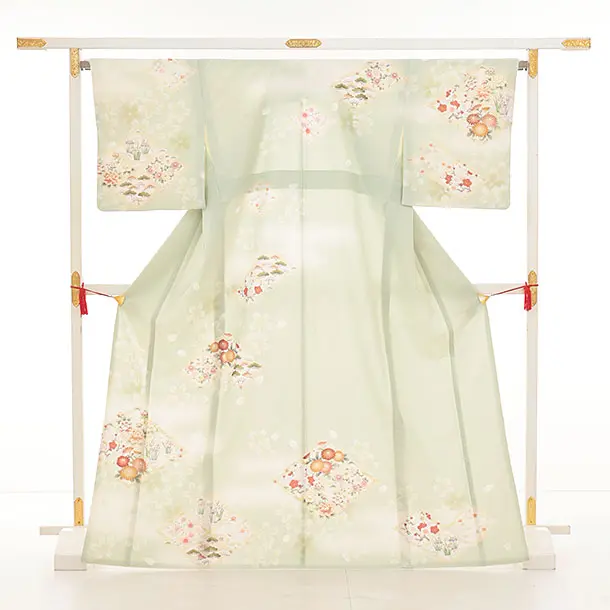 訪問着t1564  華徒然 ヒワ色 松皮菱に花(S)