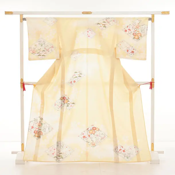 訪問着tt1571  華徒然 クリーム 松皮菱に花(トールサイズ)