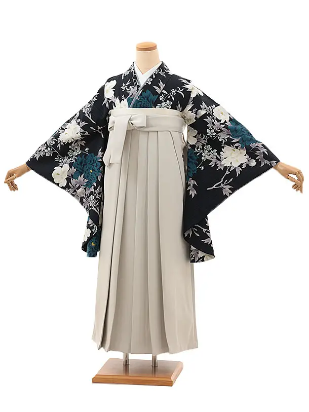 卒業袴T087　紺銀通し花×薄ベージュ レザー調