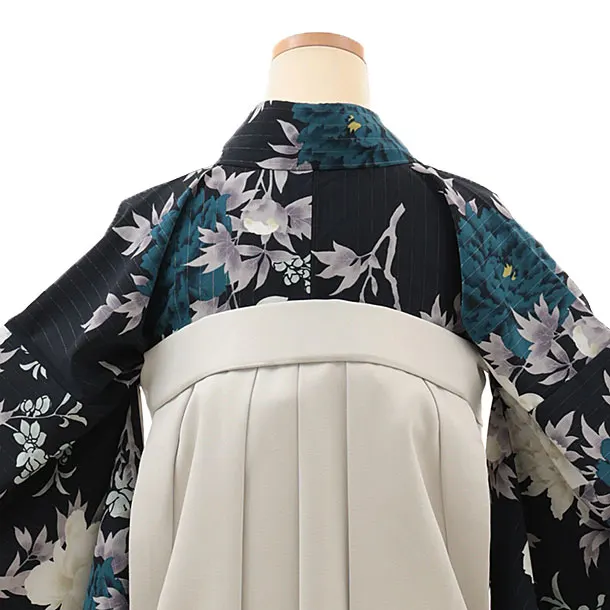 卒業袴T087　紺銀通し花×薄ベージュ レザー調