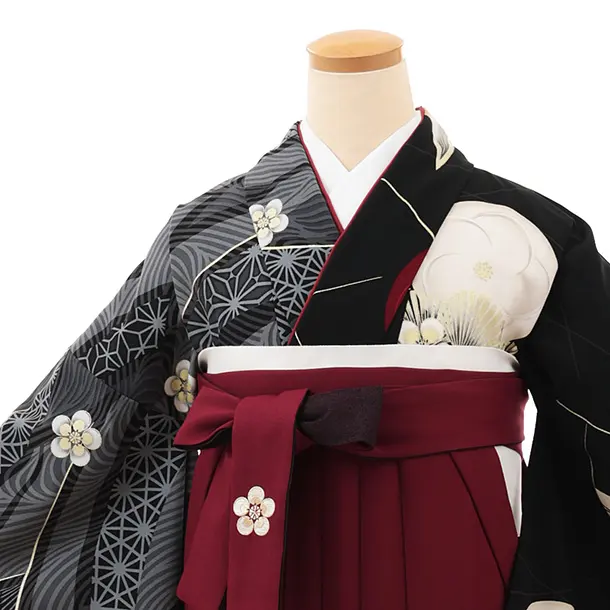 卒業袴T112　JAPAN STYLE 黒片身替り梅椿×ボルドー