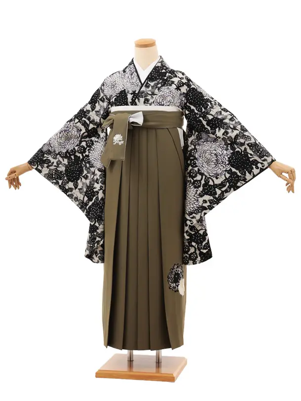 卒業袴T149　紅一点 ベージュ黒菊尽くし×モスグリーン
