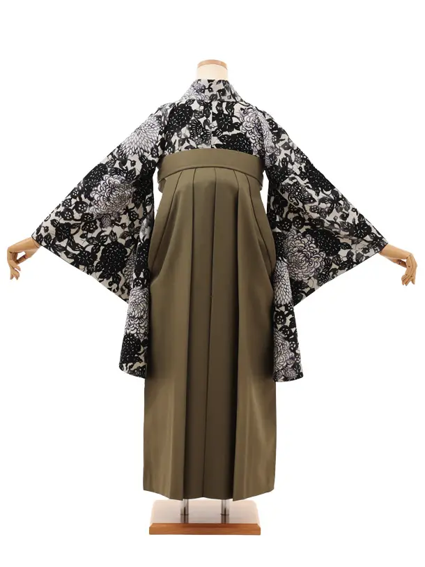 卒業袴T149　紅一点 ベージュ黒菊尽くし×モスグリーン