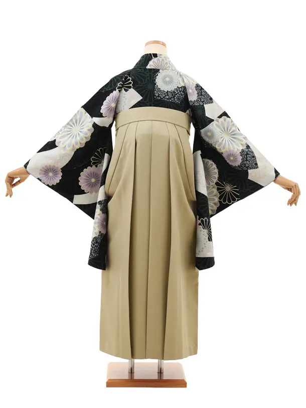 卒業袴T177 JAPAN STYLE 黒地菊×ベージュ