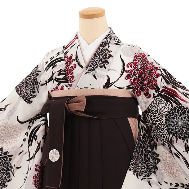 卒業式袴T469 JAPAN STYLE アイボリー菊と羽 × ブラウン