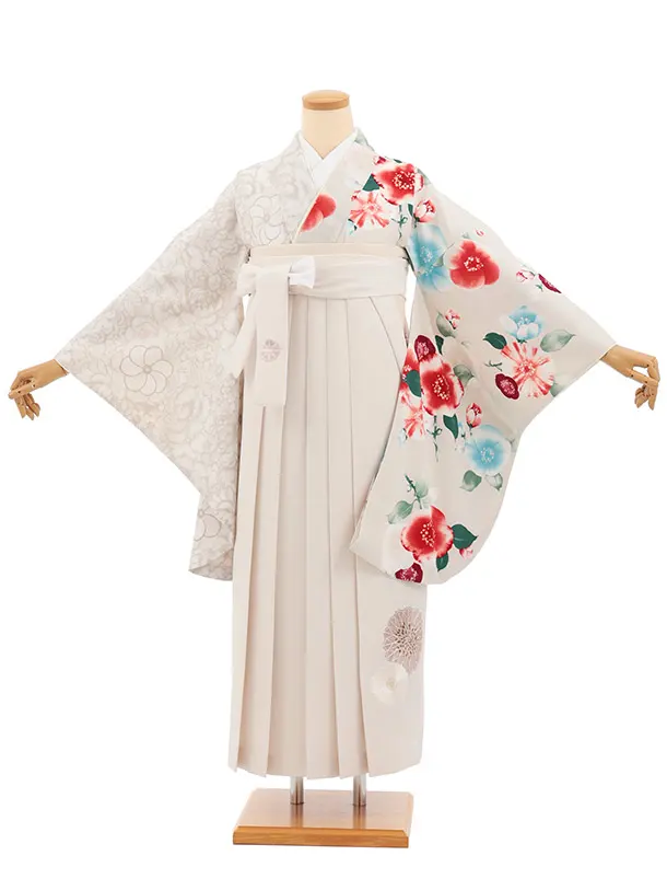 卒業式袴T477 JAPAN STYLE ベージュ片身替り椿 × アイボリー