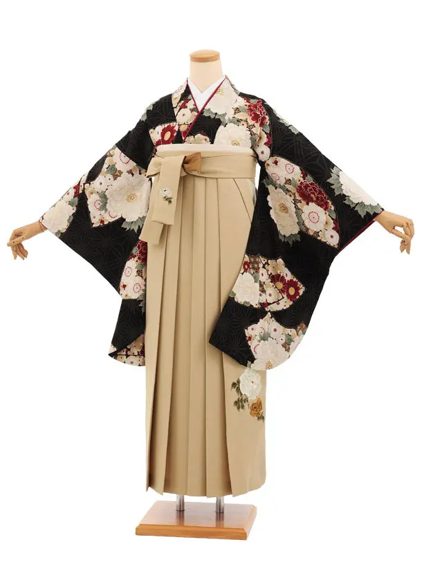 卒業式袴レンタルT507 黒ぼたん花扇 × モカベージュ