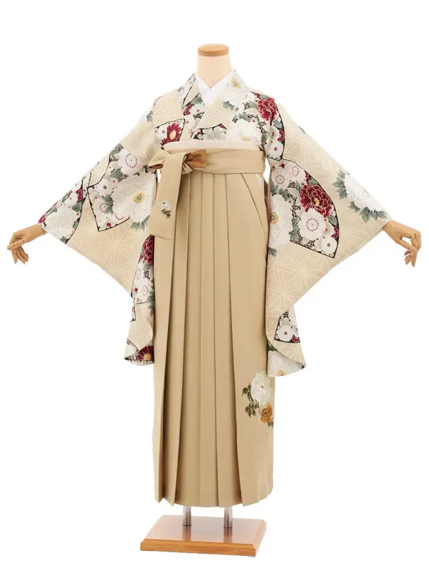 卒業式袴レンタルT513 ベージュぼたん花扇 × モカベージュ