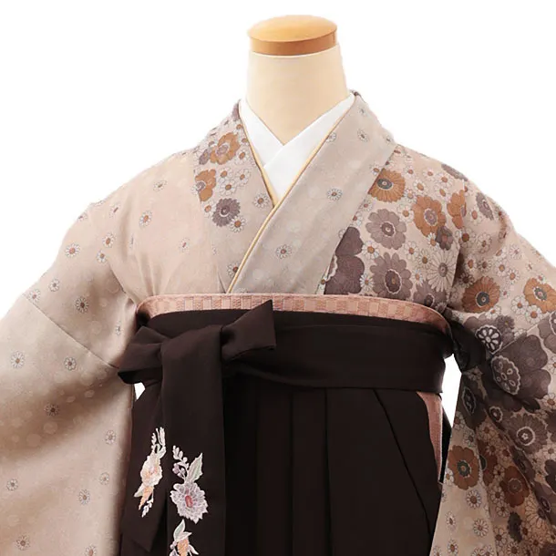 卒業式袴レンタルV541　ベージュ小花×こげ茶