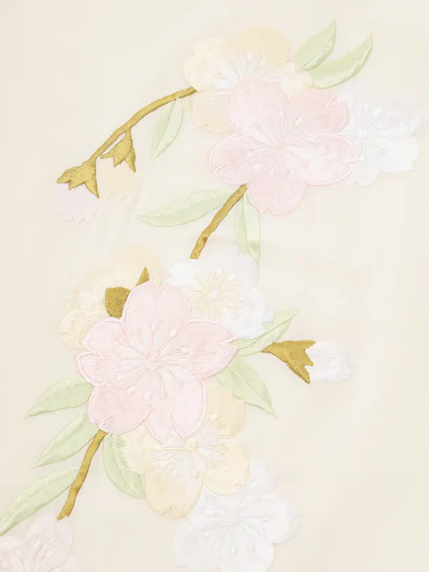 女児産着 お宮参りレンタルR025 薄黄ベージュ 刺繍桜