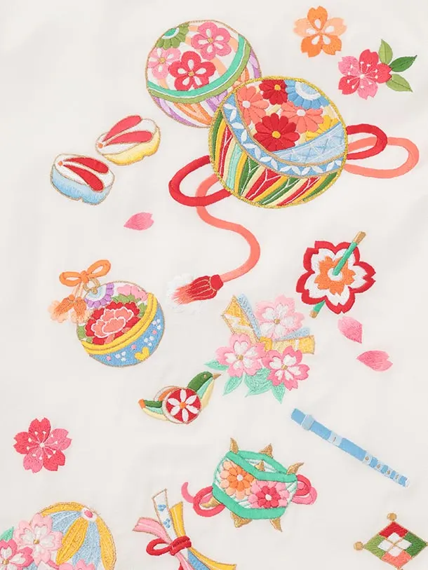 女児産着 お宮参りレンタル R210【正絹】白 刺繍まり鈴 玩具