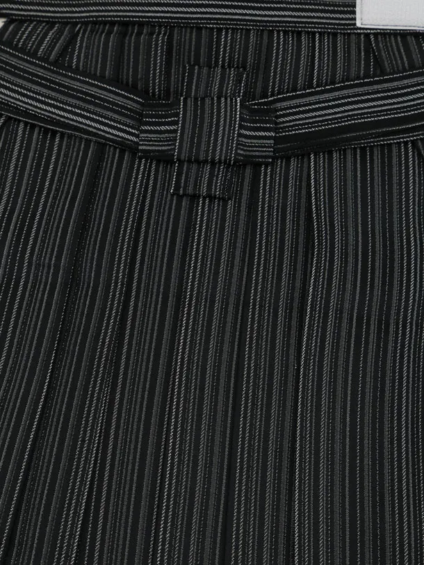 かんたん七五三(7歳男袴)0881 黒ラメ紋付x黒ストライプ