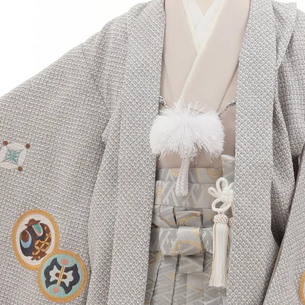 かんたん七五三(5歳男袴)N076 グレージュ 疋田柄 刺繍鷹 兜×白黒ぼかし