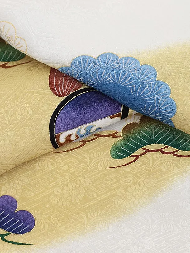 七五三レンタル(3歳男児被布)W560【正絹】ベージュ刺繍鷹×白 吉祥文様
