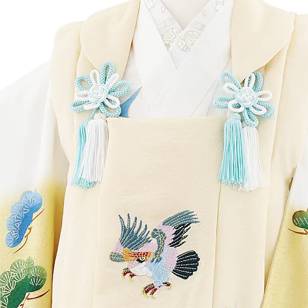 七五三レンタル(3歳男児被布)W560【正絹】ベージュ刺繍鷹×白 吉祥文様