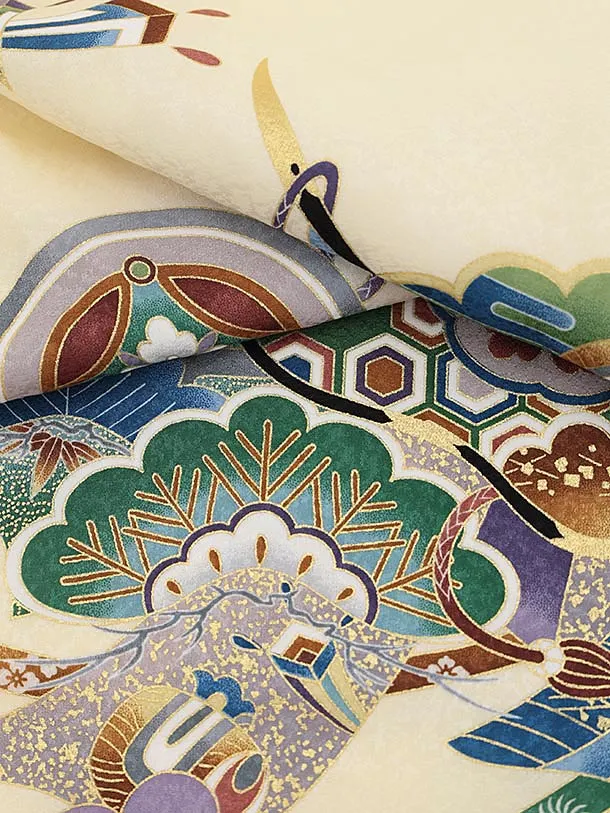 七五三レンタル(3歳男児被布)W561【正絹】白地刺繍鷹×ベージュ吉祥文様
