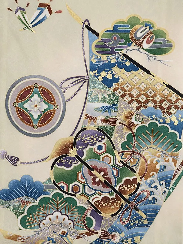 七五三レンタル(3歳男児被布)W562【正絹】ベージュ刺繍兜×ヒワ色 吉祥文様