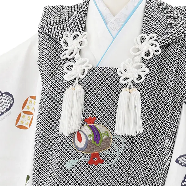 七五三レンタル(3歳男児被布)W564【正絹】黒疋田柄 刺繍小槌×白 吉祥文様
