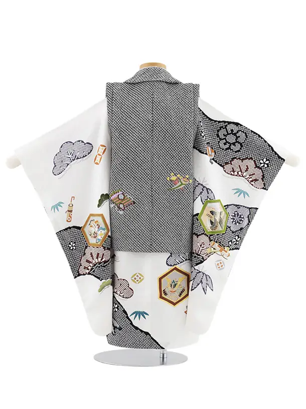 七五三レンタル(3歳男児被布)W586【正絹】黒絞り刺繍兜×白 吉祥文様
