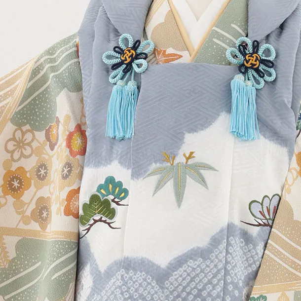 七五三(3歳)W595  (正絹)グレー松×栗山工房 和染紅型 ベージュ雲取花