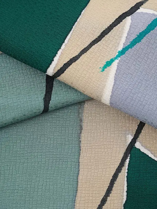 七五三(3歳男児被布)W691【正絹】ヒワ疋田 刺繍鷹×グリーン変わり柄