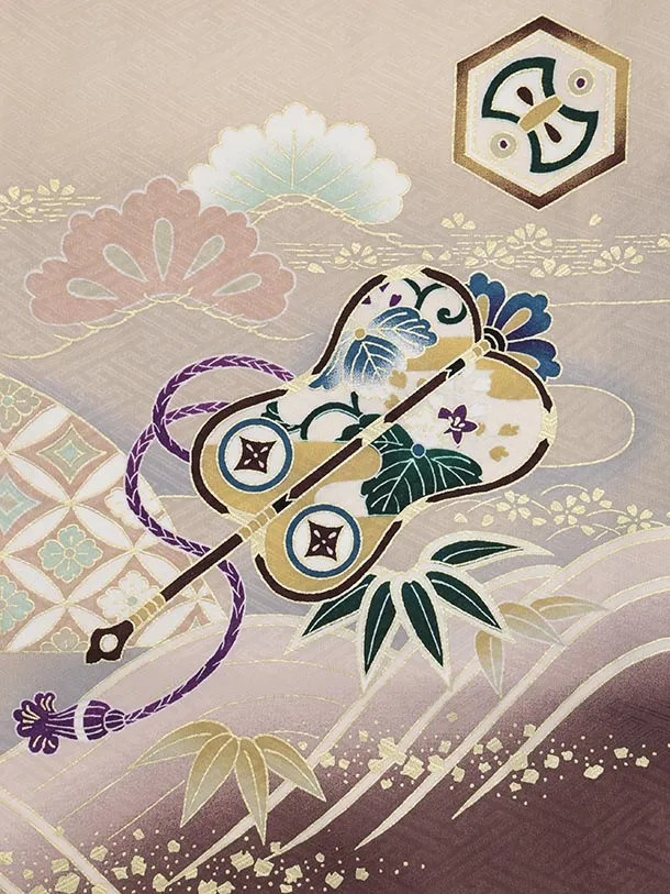 七五三(5歳男袴)X652【正絹】ベージュ 波に兜×白菱