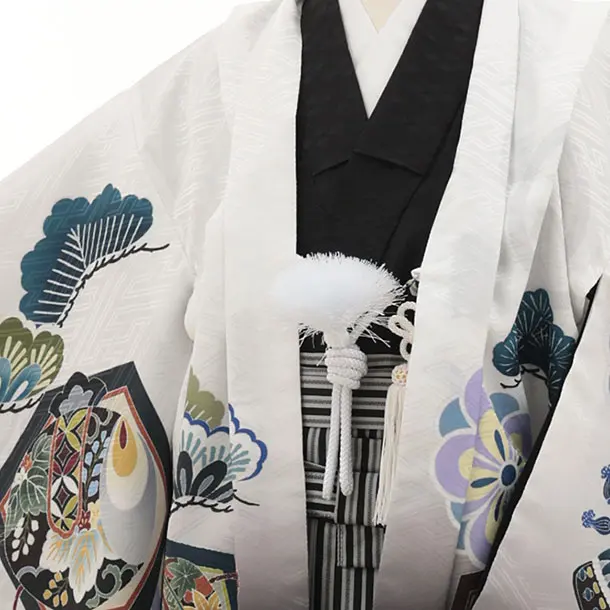 かんたん七五三(5歳男袴)X885 白地裾黒吉祥文様鷹×黒縞袴