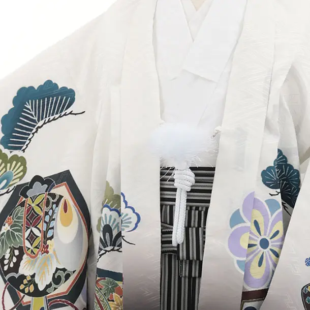 かんたん七五三(5歳男袴)X887 白地裾黒吉祥文様鷹×黒縞袴