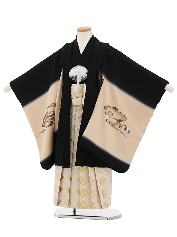 七五三(5歳男袴)X889 【高級正絹】黒ベージュ流雲に刺繍二羽鷹×ゴールド菱