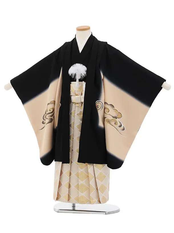 七五三(5歳男袴)X889 【高級正絹】黒ベージュ流雲に刺繍二羽鷹×ゴールド菱