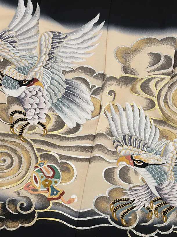 七五三(5歳男袴)X889 【高級正絹】黒ベージュ流雲に刺繍二羽鷹×ゴールド菱