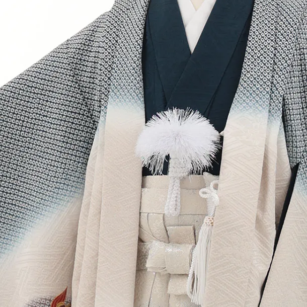 七五三(5歳男袴)X890 【高級正絹】紺ベージュ疋田柄刺繍丸紋鷹×白紺ぼかし菱
