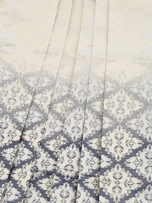 七五三(5歳男袴)X890 【高級正絹】紺ベージュ疋田柄刺繍丸紋鷹×白紺ぼかし菱