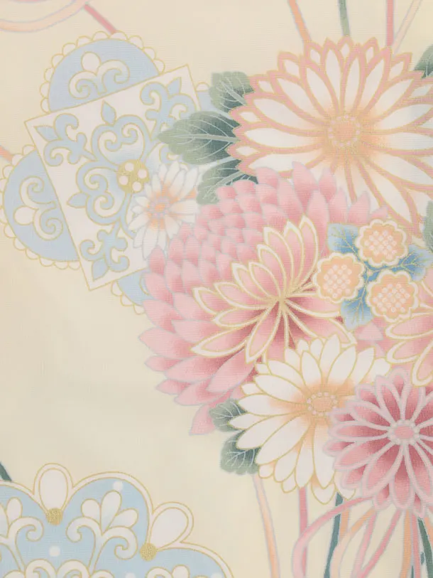 七五三レンタル(3歳女児被布)4904 ベージュ刺繍花×薄黄色薬玉