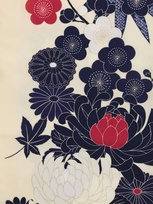 七五三レンタル(3歳女児被布)4927 アイボリー菊×白地牡丹に松竹梅